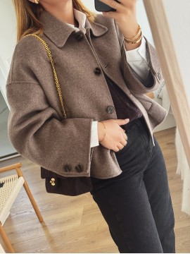 Women'S Vintage Loose Fit Jacket - Brown Coat with Single-Breasted Front, Structured Shoulders for Fall/Spring Transitional Weather - Everyday & Formal Outfits - HW915, Casual Outerwear, Classic Collar, Tailored Design, Stylish Outerwear, Office Wear